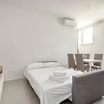 Apartament Politecnico - Elegant Urban Flat