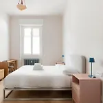 Guesthost - Piazza Ascoli Cosy Διαμέρισμα *