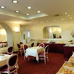 Ih Ambasciatori ホテル 4*