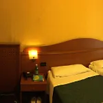 Aurora Hotel *