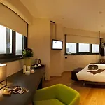 Western The Hub 4*