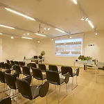 Western The Hub Hotel 4*