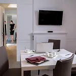 Montenapoleone 4*