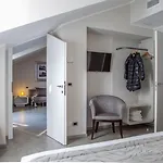 Montenapoleone 4*