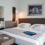 Aparthotel Montenapoleone 4*
