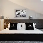 Montenapoleone Aparthotel