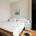 Vip's Hotel