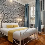 Classbnb - Luxurious And Spacious 5-bedroom And 5-bath Apartment, Just 3 Minutes From Station Metro, M2 M3 Yellow Lines Apartment Mailand