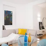 Апартаменты Modern Flat Metro Lotto-citylife-mico-self Check-in-ac *