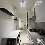 Carcano Urban Flat شقة *