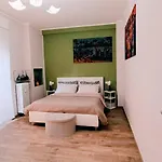 アパート Ongi Etorri B&b- Ripamonti,tram 24 Per Ieo, Policlinico, Fondazione Prada,duomo ミラノ