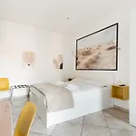 Guesthost - Comfy Near Pasteur M1