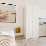 Appartement Guesthost - Comfy Near Pasteur M1 Milaan