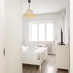 Apartment Corvetto Modern - Steps From M3 Corvetto *