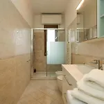 3 Flat, 15 Minutes From Navigli-humanitas * Milão
