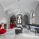 Hostel Babila & Bistrot Milan