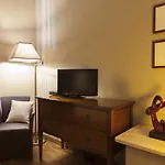 לינה וארוחת בוקר Bronzino House 3*