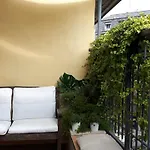 לינה וארוחת בוקר Bronzino House 3*