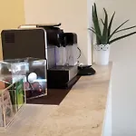 לינה וארוחת בוקר Bronzino House 3*