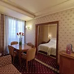 Capitol 4* Milão