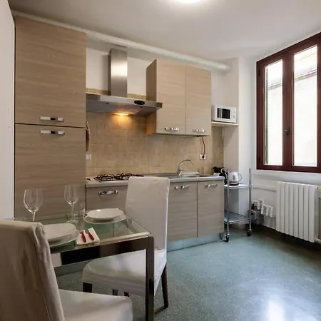 Ferrari - Ac -wifi - Flexyrent Appartement Milaan