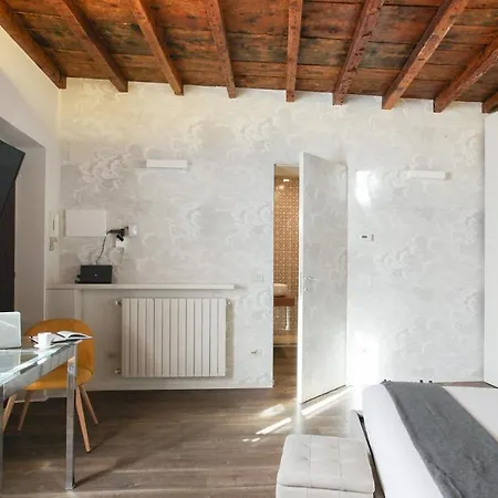 Plum Guide - Love Laws Appartement