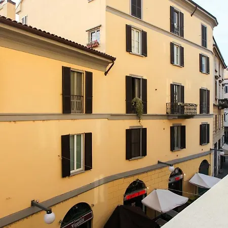 Plum Guide - Rossobianco Apartment