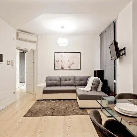Rentopolis Broletto 39 *