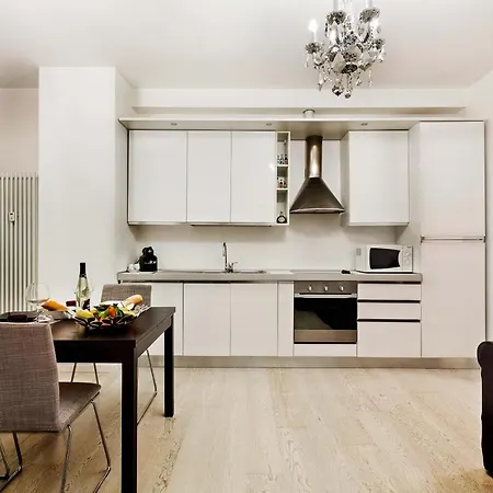 דירה Rentopolis Broletto 39 מילאנו
