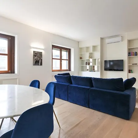 Апартаменты Elegant Urban Retreat In The Heart Of - Brera