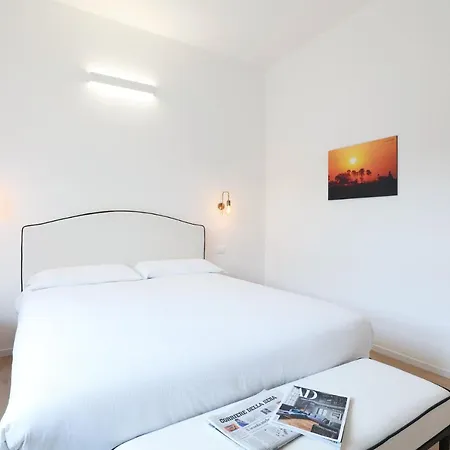 Elegant Urban Retreat In The Heart Of - Brera Апартаменты *