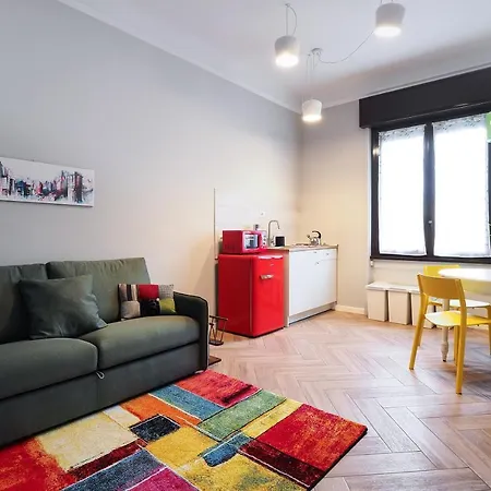 Primopiano - Ferrante Aporti Flats Apartament *