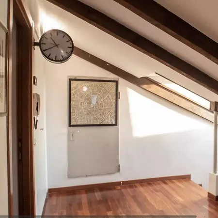 아파트 The Attic Of With Terrace View *