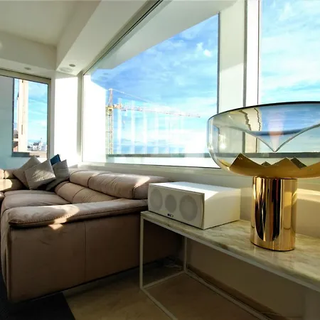 Skyline * ميلان