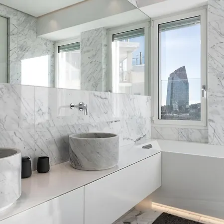 Skyline * ميلان