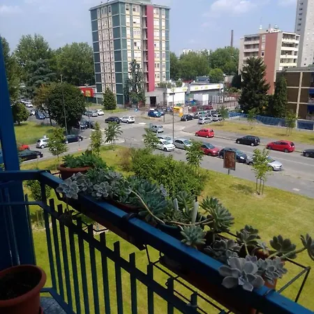 Casa Vacanze In Affitto Zona Bicocca ミラノ