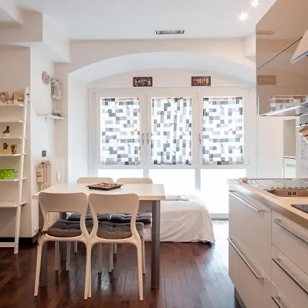 Apartamento The Rent - Modern Duomo Milão