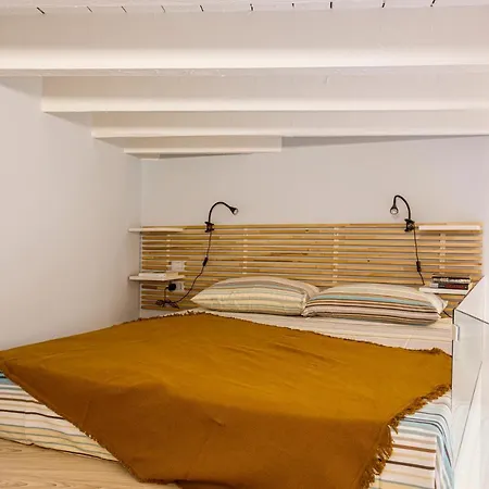 Guesthost - Comfy In Isola Appartement