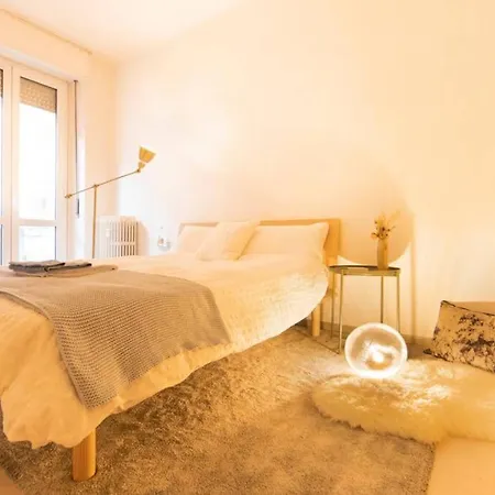 Apartment Near Central Station, Cozy 2 Bedroom