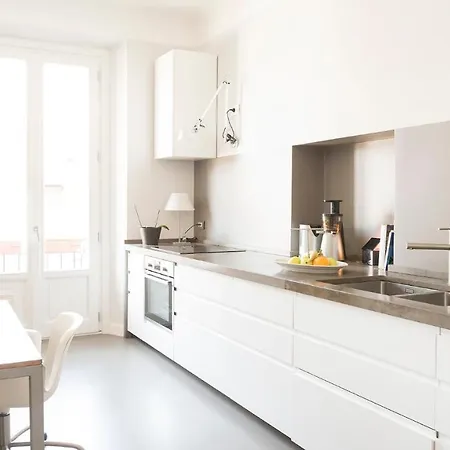 Apartment Plum Guide - The Blue Rider *