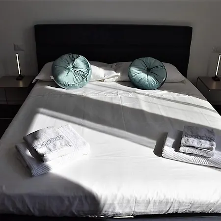 Stazione Centrale Apartman *