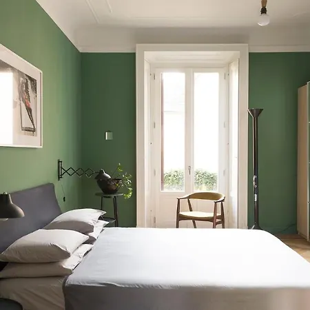 Apartment Plum Guide - The Blue Rider *