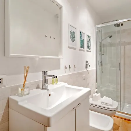Guesthost - Porta Venezia Modern Loft - The Door דירה