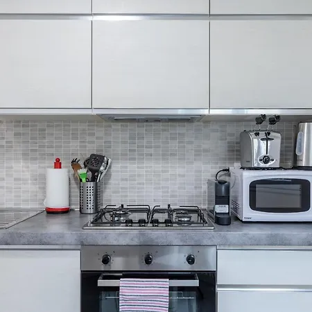 酒店 Piazza De Angeli M1 Comfortable Flat With Balcony *