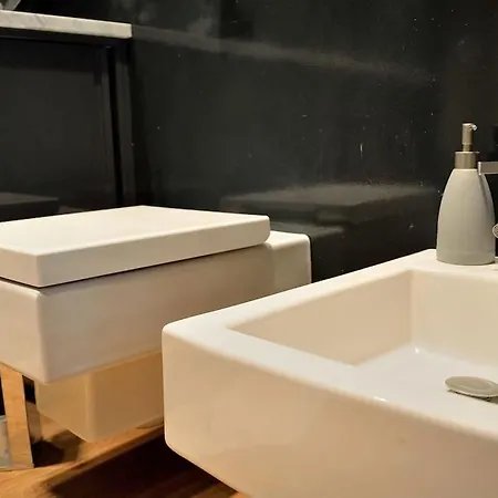 Youhosty - Del Lauro 6 Milan