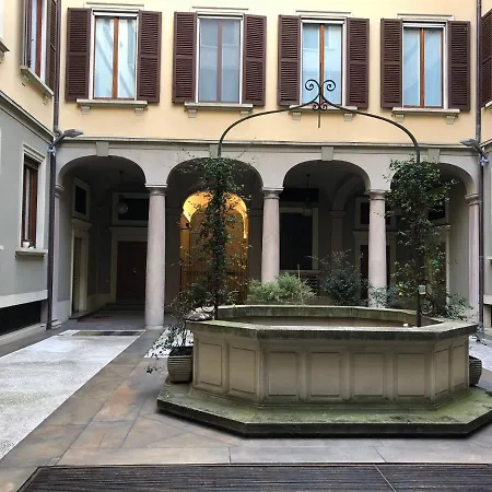 Youhosty - Del Lauro 6 *