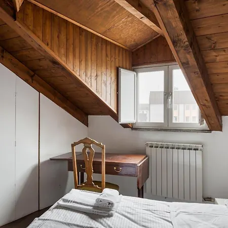 Διαμέρισμα Elegant Loft With Wooden Ceilings- Isola District- Farini 27 Μιλάνο