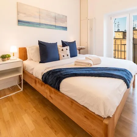 Due Passi Da Stazione Coffee + Wifi * מילאנו