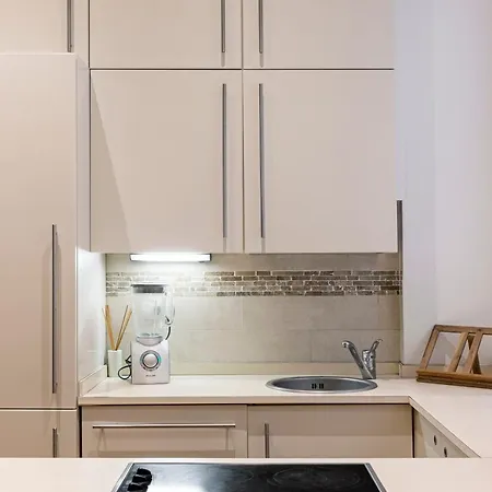 Upscale Urban Retreat In Porta Venezia 밀라노