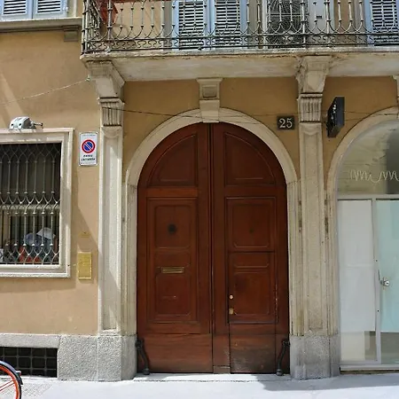 Historical Center Montenapoleone Loft Apartamento *